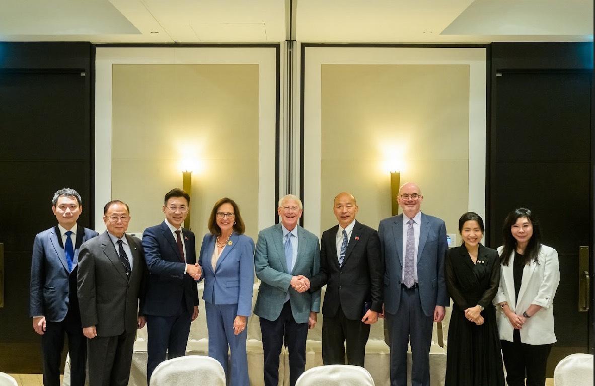 美國參議院軍事委員會主席維克等人30日上午也與立法院正副院長及朝野國防外交委員會立委會面。 圖：徐巧芯提供