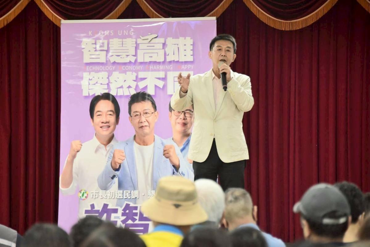 許智傑在三民區保安宮舉辦市民見面會。 圖：許智傑辦公室/提供