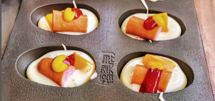 「Her呷雞蛋糕」經典德式香腸口味，深受顧客好評。 圖：高雄市青年局/提供