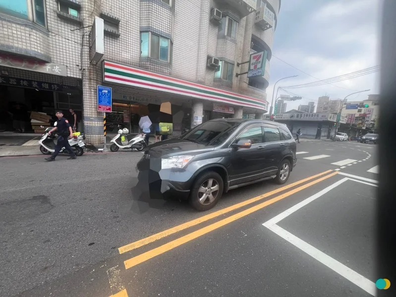 謝姓駕駛稱視力不好未注意前車狀況才釀禍。 圖：警方提供