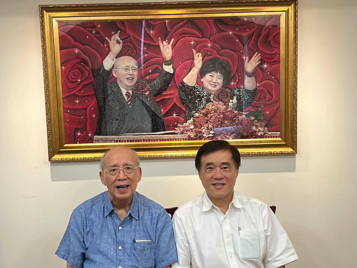 國民黨前副主席郝龍斌分享看望國民黨前主席吳伯雄的合照。 圖：擷取自郝龍斌臉書