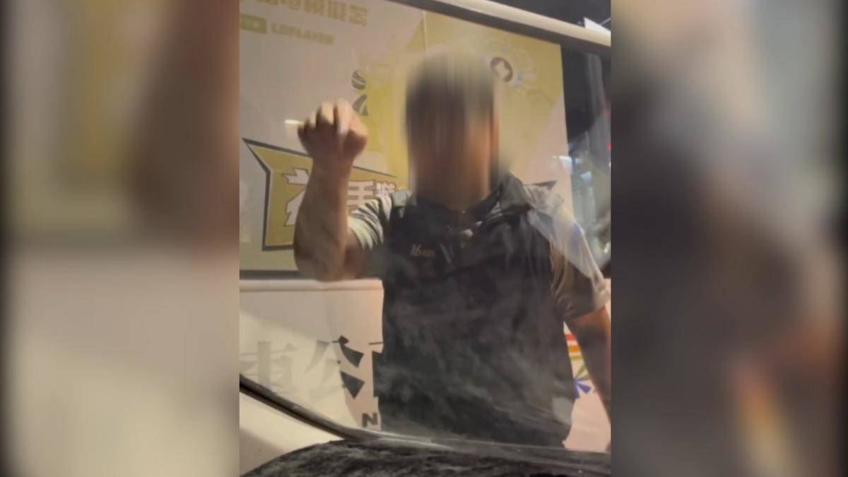 台南公車司機不滿小客車突然變道，情緒失控飆罵。 圖：翻攝自Threads/cyc_08_03