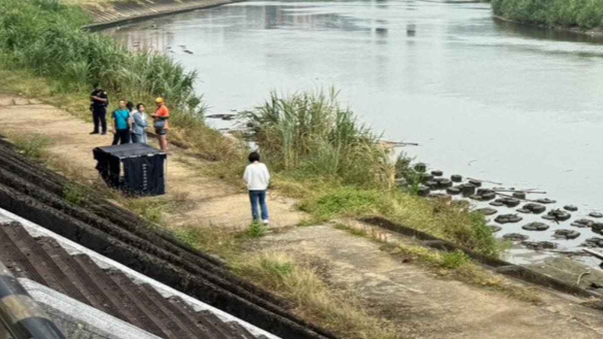 台北市南湖大橋12小時內接連2起浮屍案。 圖：翻攝畫面