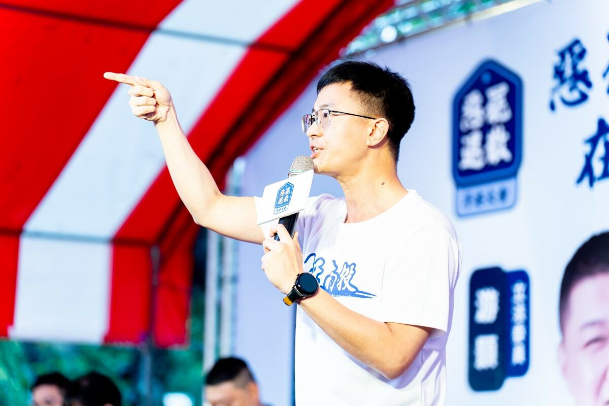 新黨台北市議員侯漢廷涉嫌違反《總統副總統選舉罷免法》、《公職人員選舉罷免法》及行使偽造私文書等罪嫌被北檢起訴。 圖：翻攝自侯漢廷臉書（資料照）