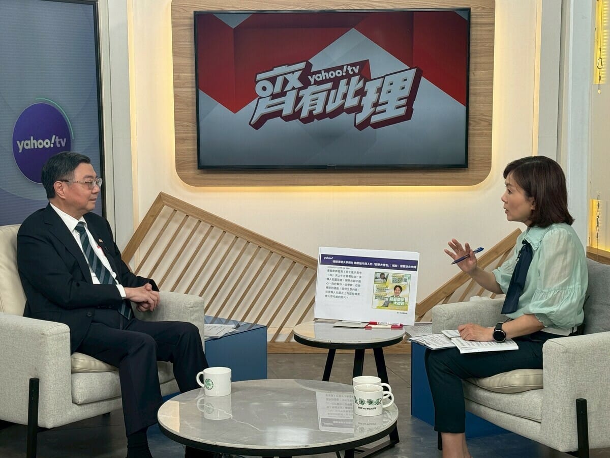 政府內閣重新改組後，行政院長卓榮泰今（3）天接受Yahoo TV《齊有此理》網路節目主持人王時齊專訪。 圖：《Yahoo TV》提供