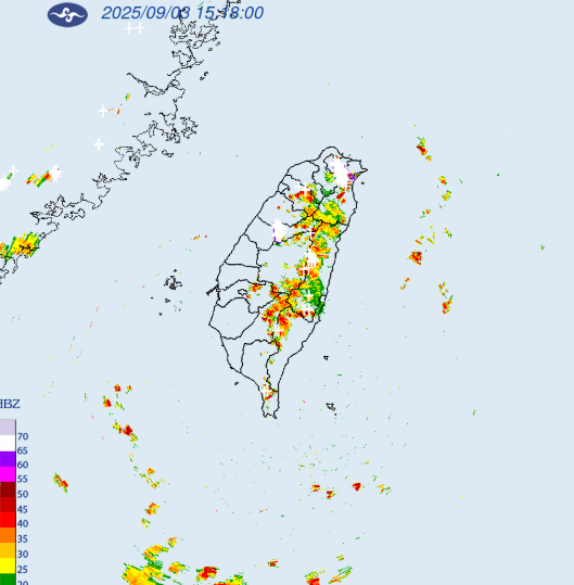 氣象署對6縣市發布大雷雨即時訊息。 圖：取自氣象署