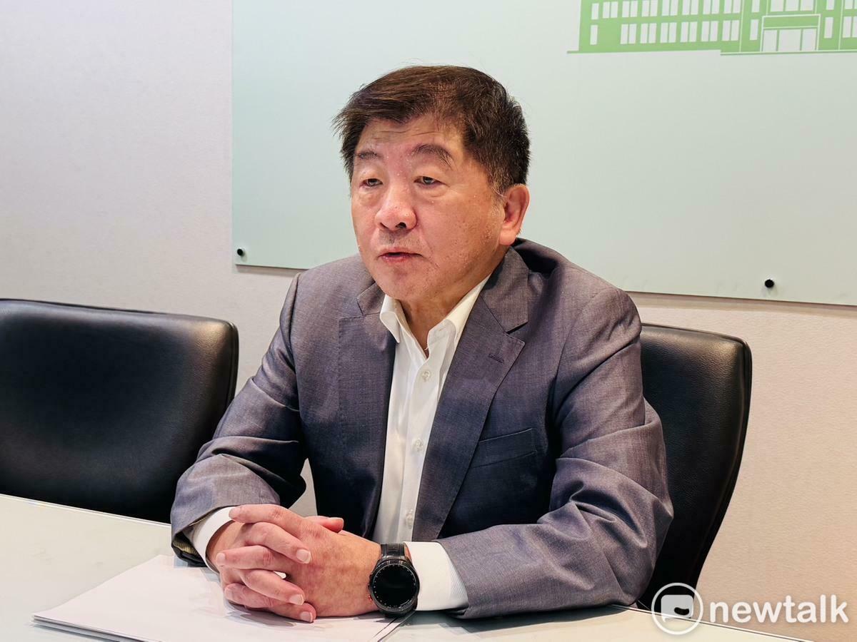 內政部將在明（4）天的行政院會報告「婚育宅 優先住 加碼補-青年婚育租屋協助專案」，負責督導的陳時中政委今（3）天表示，該政策目標就是為了讓青年穩居、敢婚，願生和樂養，社會住宅將提供20%做為「婚育宅」。 圖：謝莉慧/攝