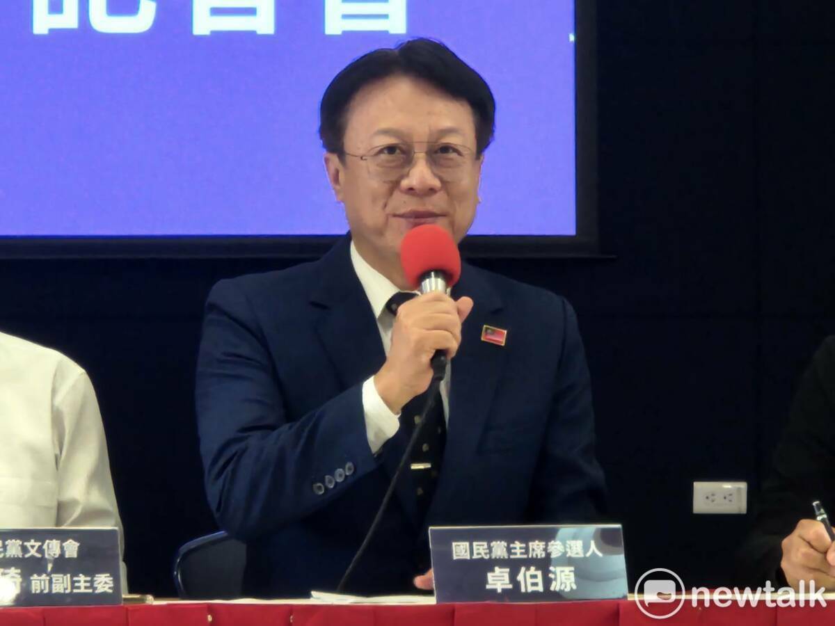 已表態宣布參選國民黨主席的彰化前縣長卓伯源，勸同樣傳出有參選意願的郝龍斌退出。 圖：黃建豪/攝