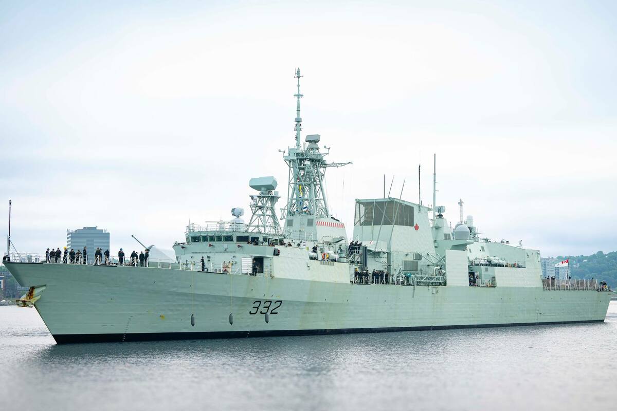 加拿大海軍巡防艦「魁北克市號」（HMCS Ville de Quebec）。 圖：翻攝自皇家加拿大海軍臉書