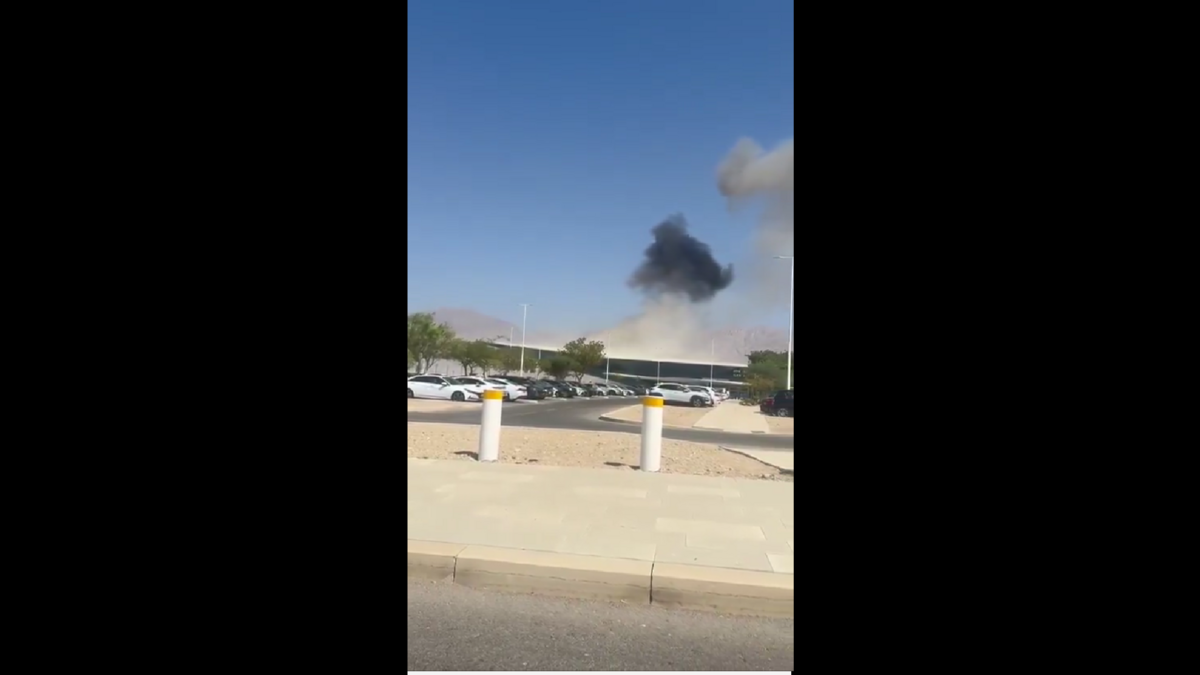 以色列南部度假城市埃拉特（Eilat）附近的拉蒙機場（Ramon Airport）客運大廳先前才遭攻擊，週三埃拉特又再次遭到胡塞武裝發射的無人機襲擊，造成 22 人受傷。 圖：翻攝自影片