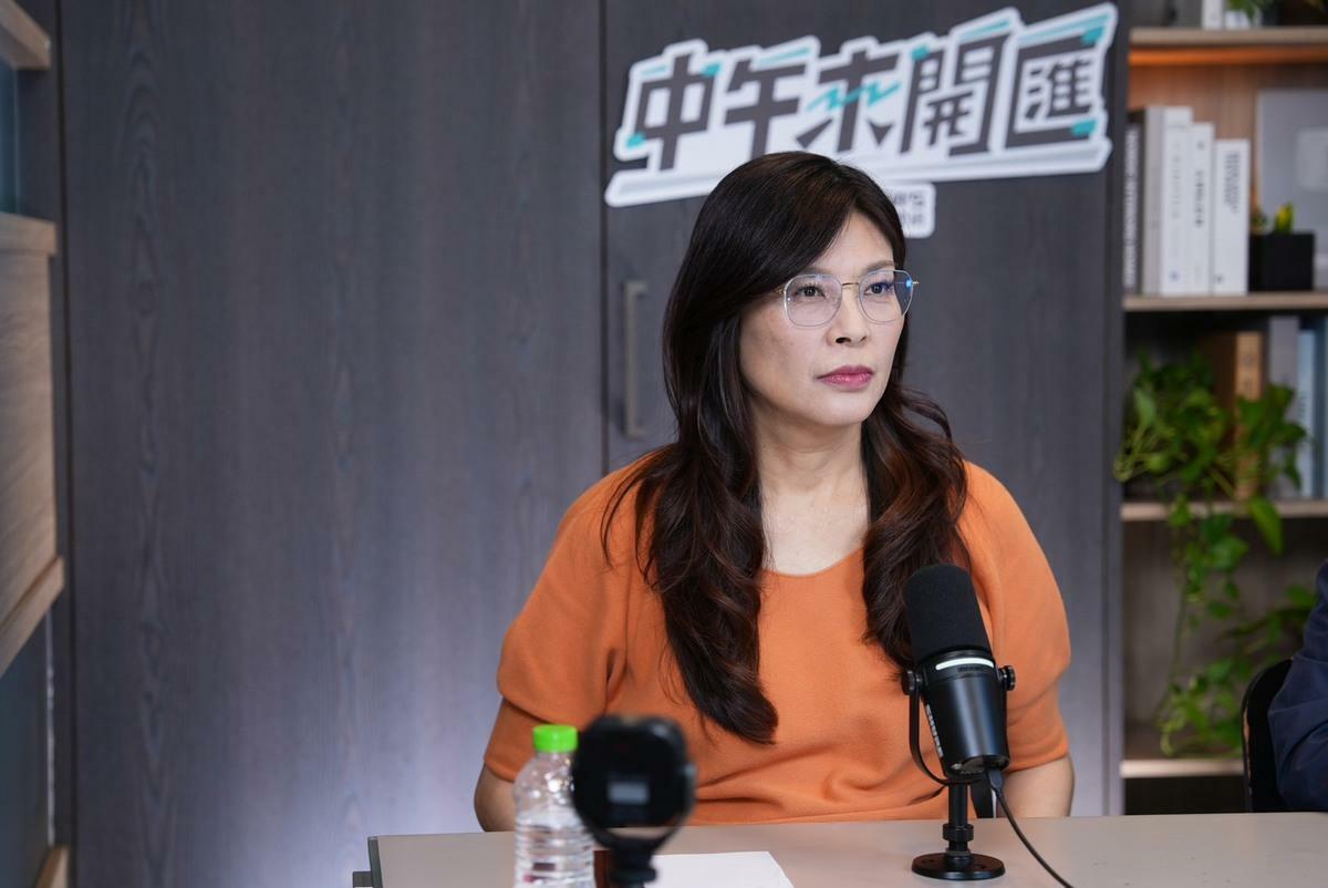 國民黨前立委鄭麗文接受《中午來開匯》節目主持人黃光芹專訪。 圖：《CNEWS匯流新聞網》/提供
