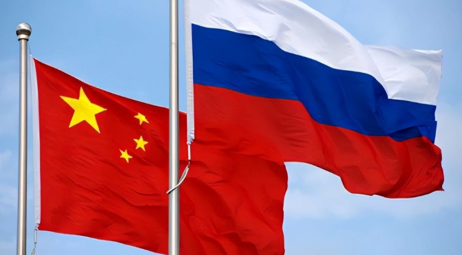 儘管中國在俄烏戰爭中保持曖昧態度，普丁仍表示，中俄關係發揮了「壓艙石」的作用。 圖:翻攝自真知見