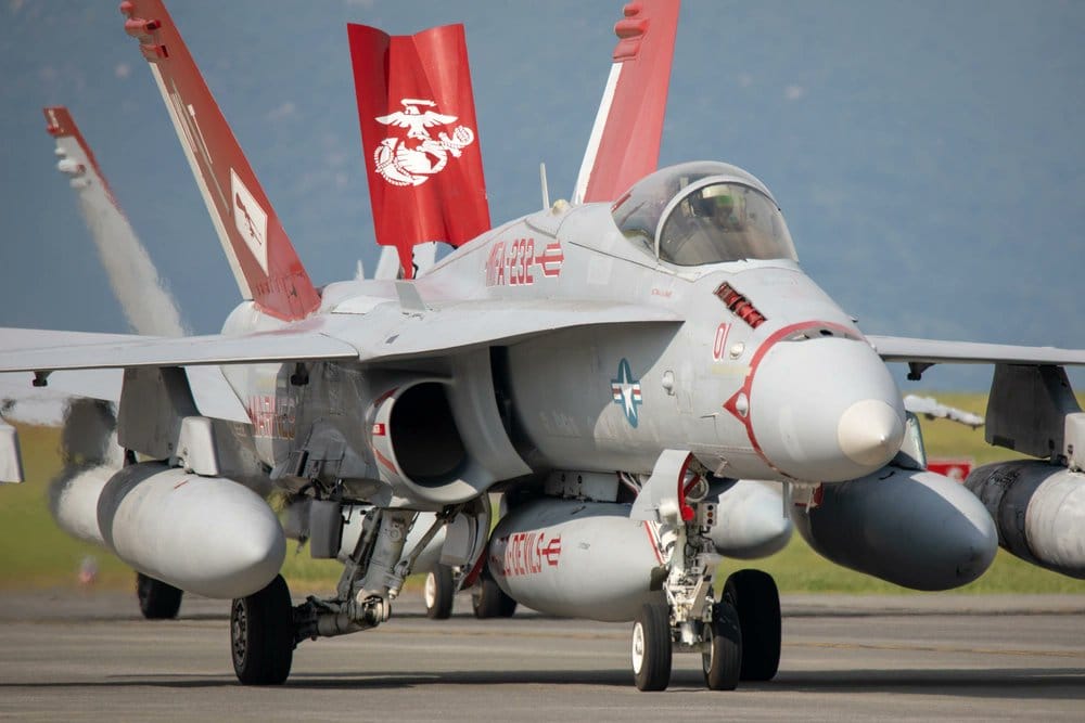 美國海軍陸戰隊綽號「紅魔鬼」的232戰鬥攻擊中隊（VMFA-232），本月進駐日本岩國。 圖：翻攝「X」@fighterlover9