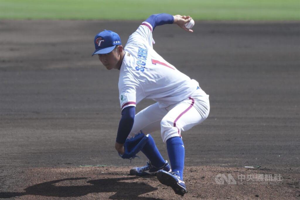 U18世界盃棒球賽超級循環賽，台灣隊12日對上波多黎各，「綠島潛水艇」陳世展（圖）先發登板。中央社記者徐肇昌沖繩攝　114年9月12日