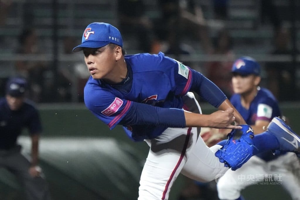 U18世界盃棒球賽台灣隊13日在超級循環賽最後一戰與強敵、地主日本隊交手，投手林珺希（圖）3局登板中繼。中央社記者徐肇昌沖繩攝  114年9月13日