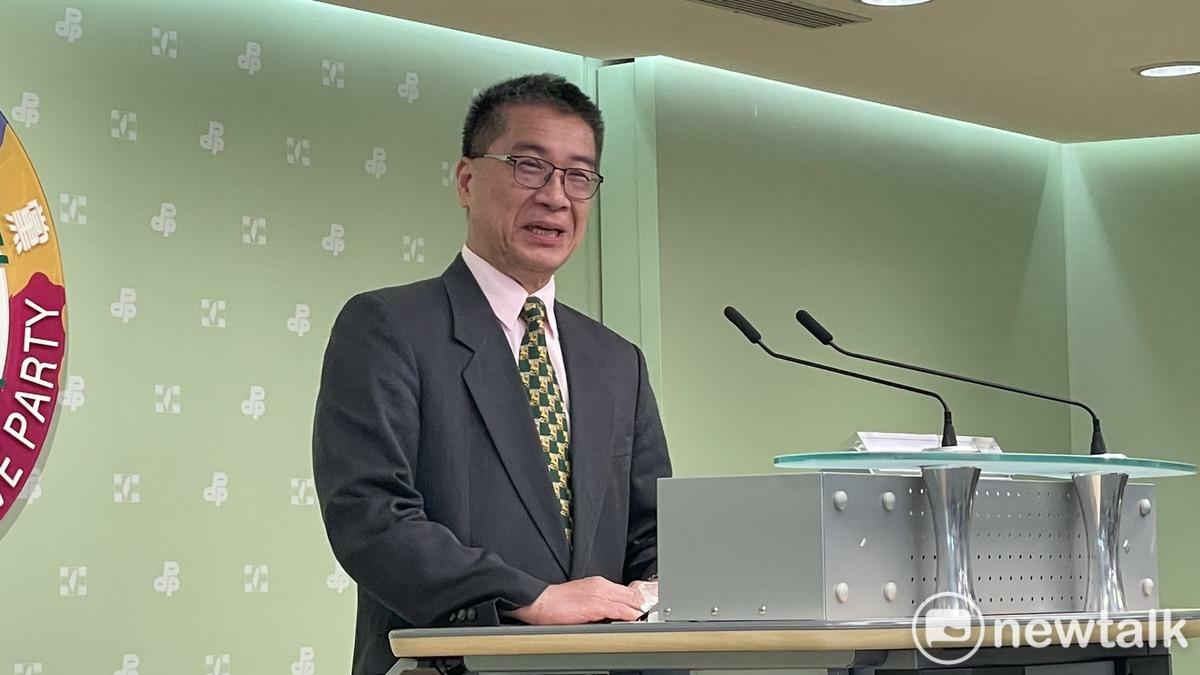 民進黨秘書長徐國勇要蔣萬安說清楚，蔣介石如何對付台灣人民。 圖：高逸帆／攝