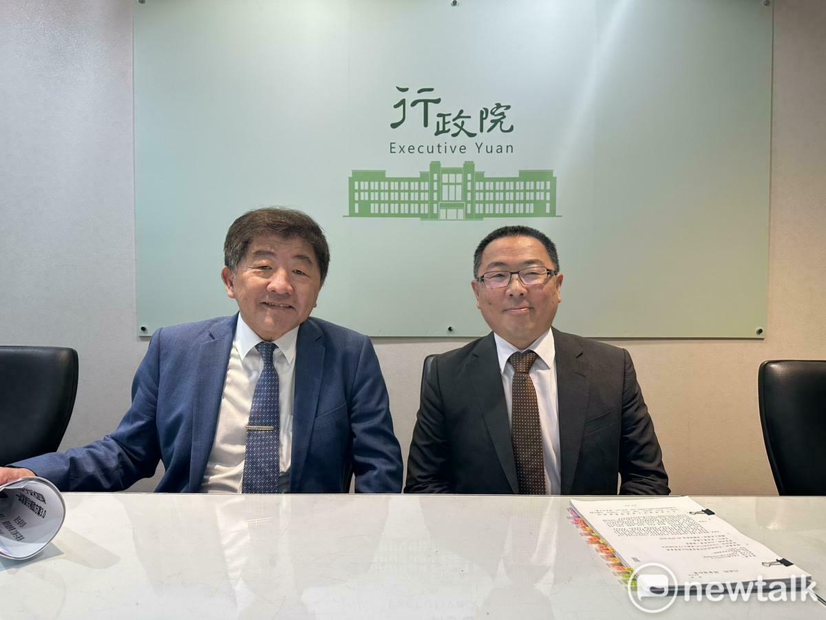 行政院政委陳時中（左）和林明昕。 圖：謝莉慧/攝