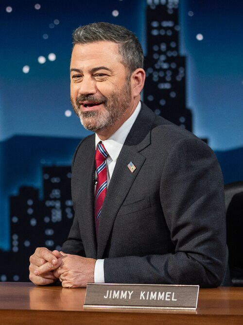 美國迪士尼旗下的 ABC 電視網近期宣布停播《Jimmy Kimmel Live!》，原因是主持人金米爾（Jimmy Kimmel）針對查理·柯克（Charlie Kirk）遇襲身亡事件的言論引發爭議。 圖：翻攝自 X 海闊天空