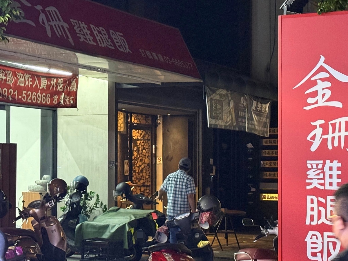 員工換瓦斯罐不慎引發爆炸。 圖：翻攝自Threads