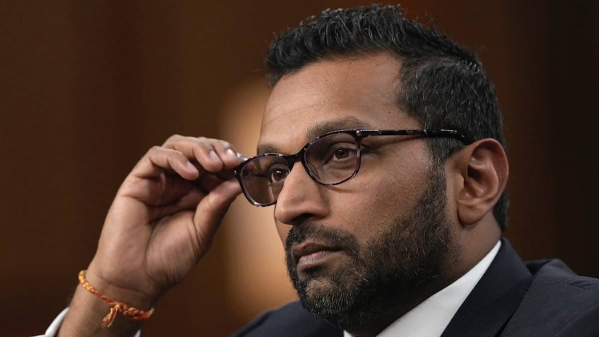 美國國會本週再度上演激烈交鋒。聯邦調查局（FBI）局長卡什·帕特爾（Kash Patel）成為川普政府處理艾普斯坦檔案後，首位公開宣誓作證的司法部高層官員。 圖 : 翻攝自 X @IvankaNews_