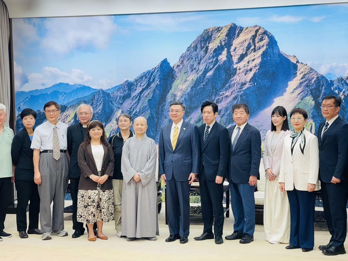 行政院長卓榮泰今（19）日上午接見釋昭慧法師一行。 圖：謝莉慧/攝