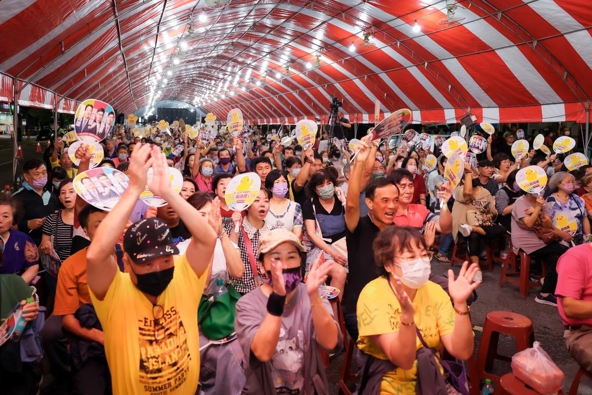 賴瑞隆舉辦「小港音樂會」，現場湧入超過3000名鄉親。 圖：賴瑞隆服務處/提供