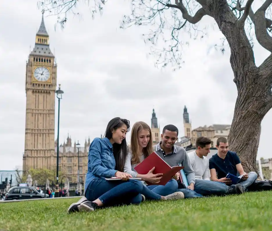 在英國、加拿大、愛爾蘭、美國、阿拉伯聯合大公國、南非以及馬爾他都有分校的知名老牌英語語言學校 EC English 14 日突然宣布停業，上千位學生恐遭受影響。(示意圖) 圖：翻攝自光華日報