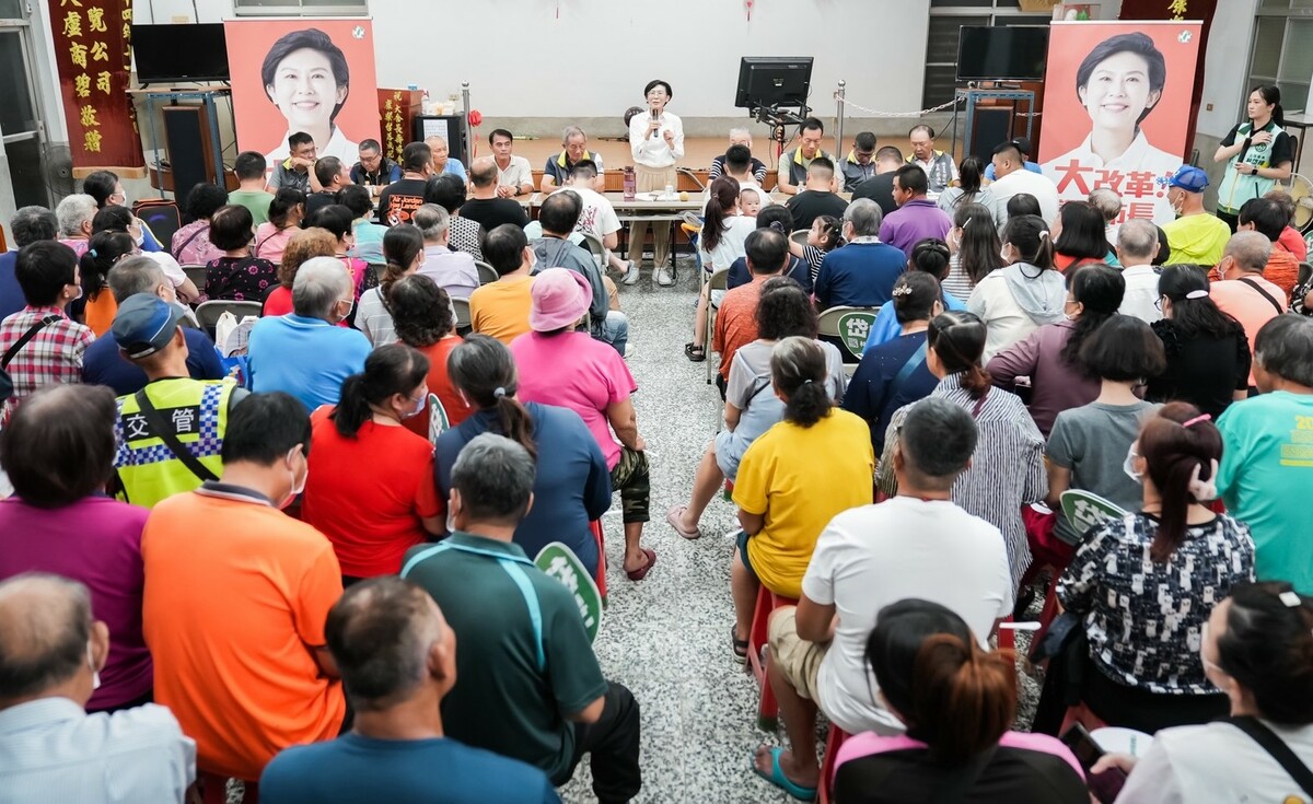 林岱樺梓官區地方建設座談會，現場湧入上百名里民熱情參與。 圖：林岱樺服務處/提供