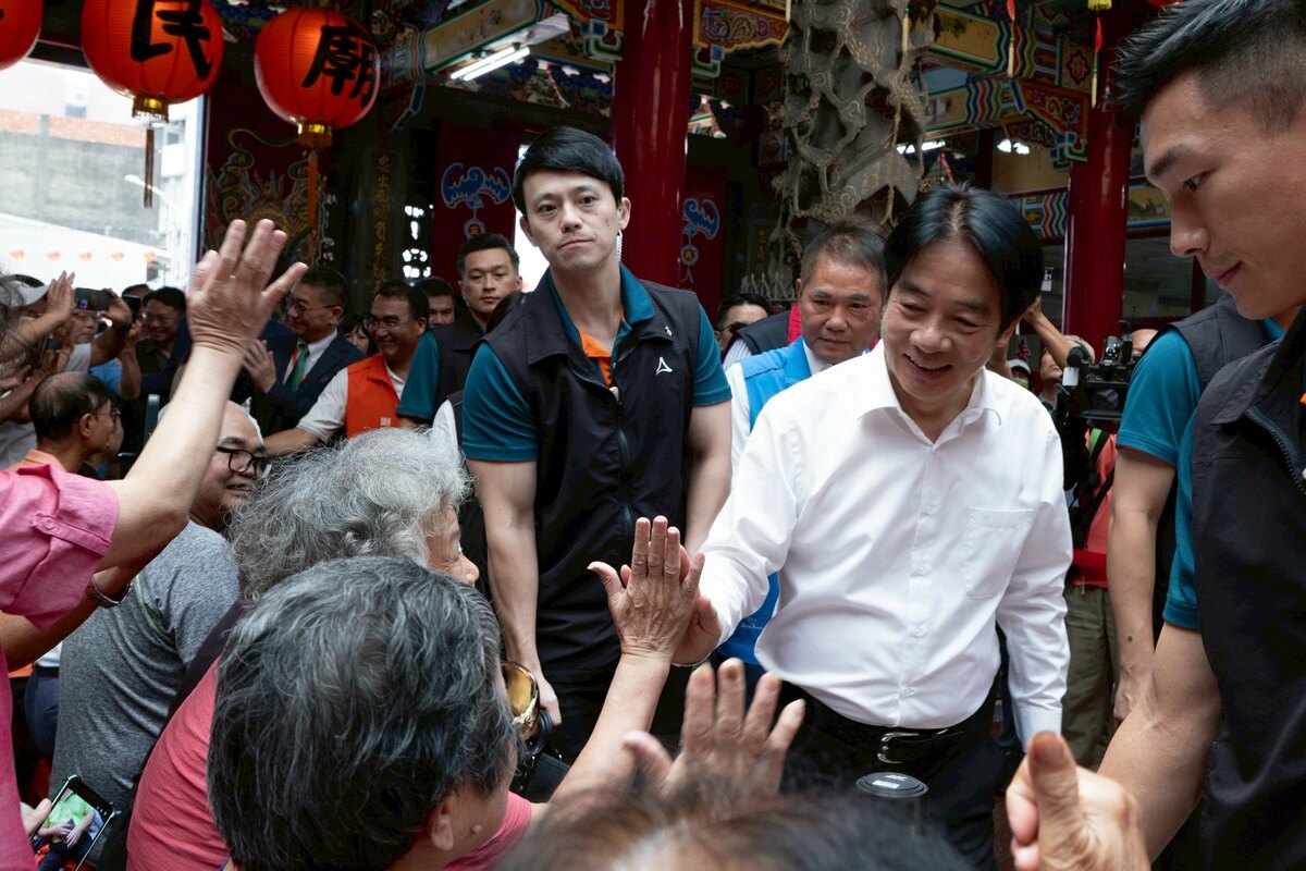 賴清德總21日前前往苗栗竹南中港慈裕宮參香。 圖：總統府提供