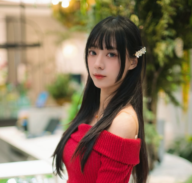 嘎琳今年7月遭瞎傳私會某百億富商，讓她對娛樂圈相當失望，因此決定與樂天的合約結束後正式退隊。 圖：翻攝自嘎琳IG