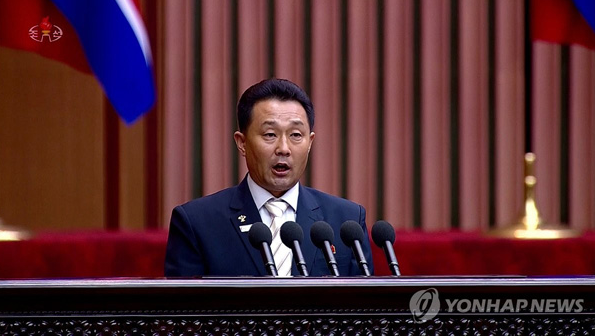 北韓第 14 屆最高人民會議第 13 次會議於 9 月 20 日至 21 日在平壤萬壽台議事堂舉行。然而，在會議正式進入議程前，最高人民會議議長樸仁哲突然被罷免，由副議長孟京日臨時主持，成為外界關注焦點。 圖:翻攝自中國網