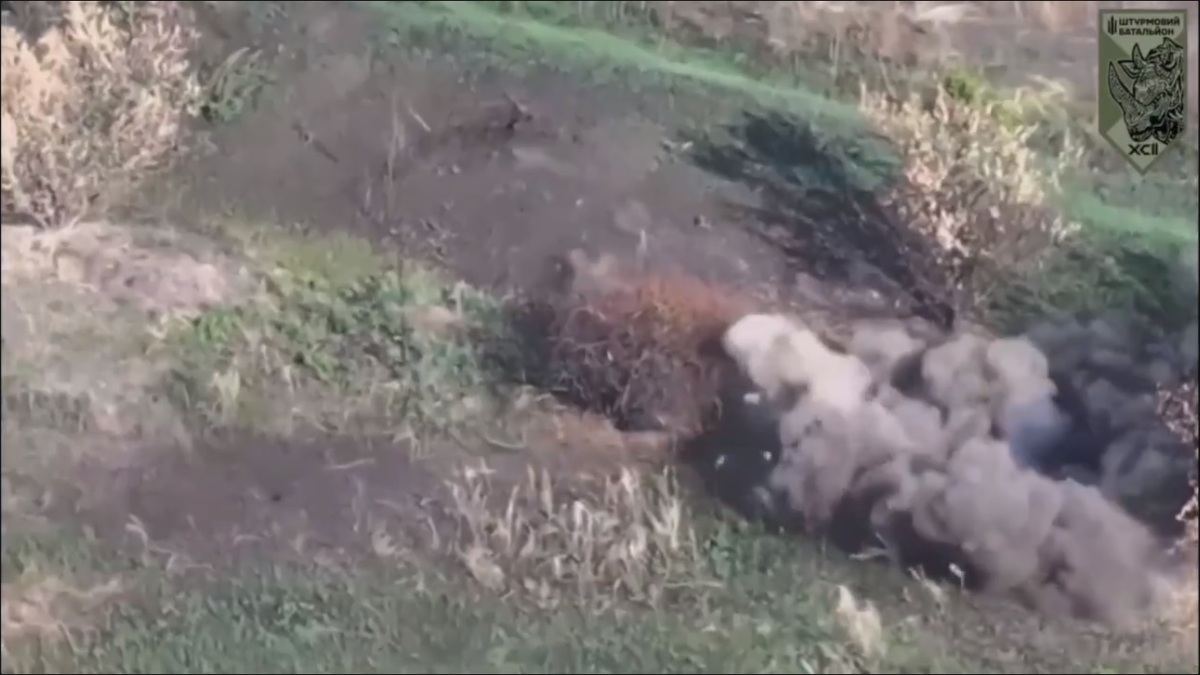 烏軍近期持續發動反攻，包含赫爾松州、頓涅茨克州與蘇梅州陸續傳出捷報，多地俄軍被迫撤退。 圖：擷取自 @NOELreports X 分享影片