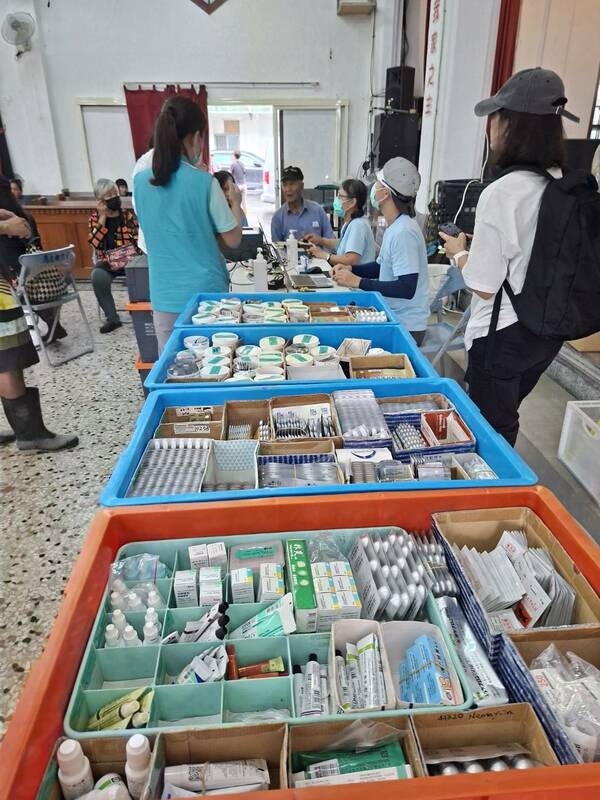 陳瑩表示，「醫護及藥物」都已進入災區，她和衛福部部長討論到深夜，終於有了好的結果。 圖：翻攝陳瑩臉書