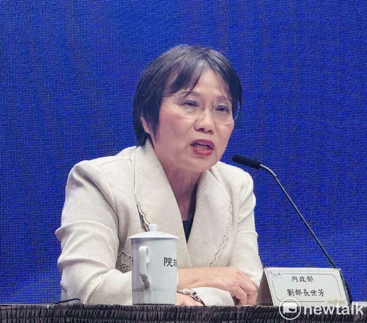 針對花蓮馬太安溪堰塞湖溢流釀災，內政部長劉世芳今（25）日表示，9月21日已明定匡列1,837戶高風險區，並透過CBS細胞簡訊發布警戒，但最終仍造成14人罹難，且罹難者均在強制撤離範圍內。 圖：謝莉慧/攝