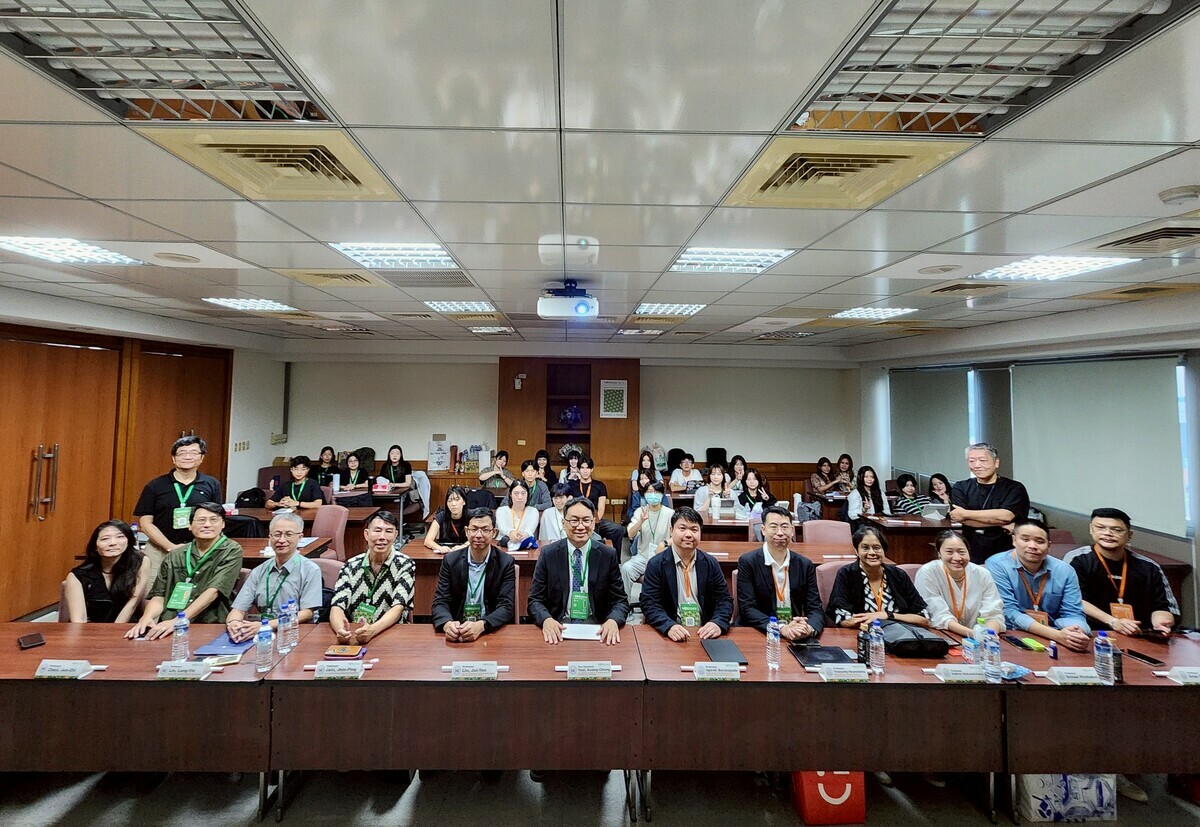 泰國藝術大學與高科大為兩校簽屬MOU做見證。 圖：高科大創新設計學院/提供