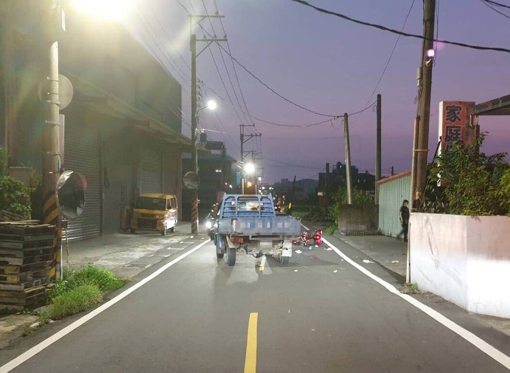 台中市潭子區甘水路2段有1輛小貨車與醫療電動代步車發生碰撞，陳姓小貨車駕駛涉酒駕，駕駛代步車的吳姓婦人傷重送醫不治。（民眾提供）中央社記者郝雪卿傳真  114年9月27日