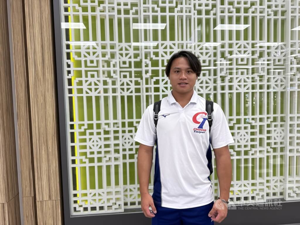 美國職業棒球辛辛那提紅人隊體系投手林盛恩（圖）代表台灣打亞洲棒球錦標賽，30日返回台灣，回顧首個投打二刀球季直呼很辛苦，「這不是二刀流，這是一個人做兩個人的工作」。中央社記者謝靜雯攝　114年9月30日