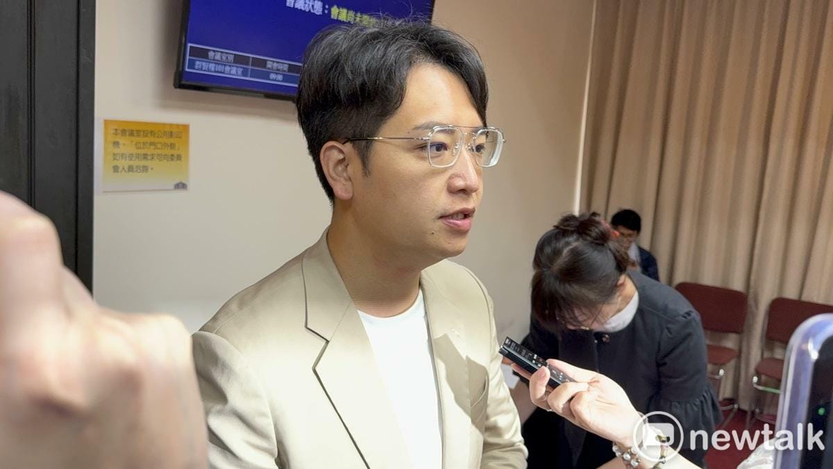 國民黨立委羅廷瑋因LINE官方帳號中的「病床請託服務」陷入「喬病床」爭議。 圖：周煊惠 / 攝（資料照）