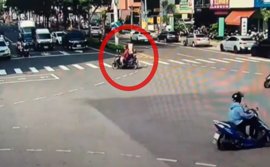 警方檢閱影片將依法舉發。 圖：翻攝自記者爆料網