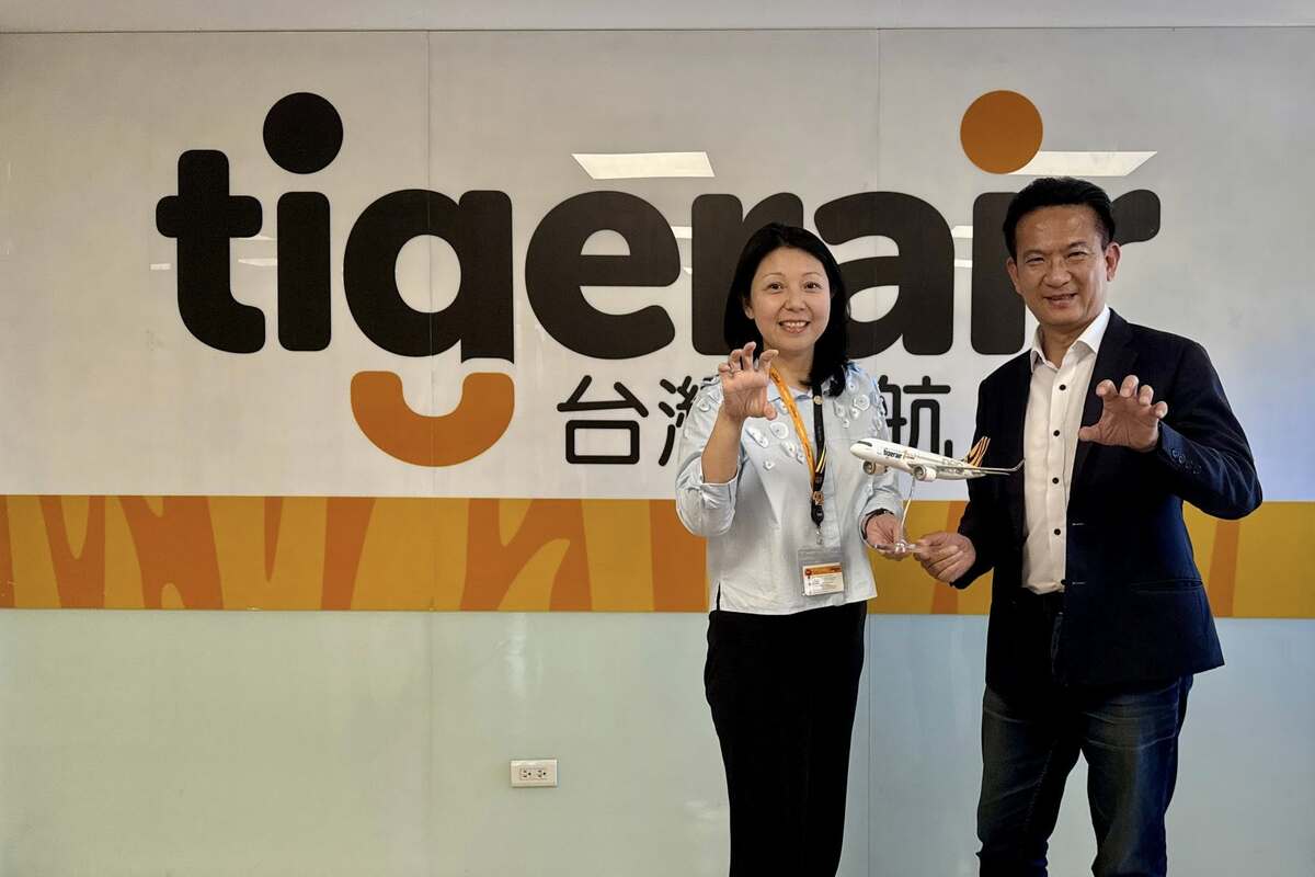 民進黨立委林俊憲日前拜訪虎航董事長爭取台南國際線航班。 圖：翻攝自林俊憲臉書