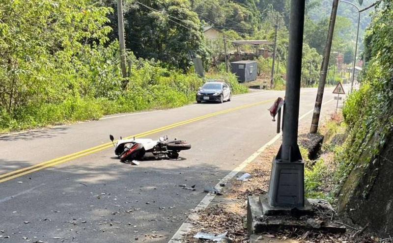 暨南大學昨日發生死亡車禍，印尼籍僑生騎車出校門便自撞亡。 圖：警方提供