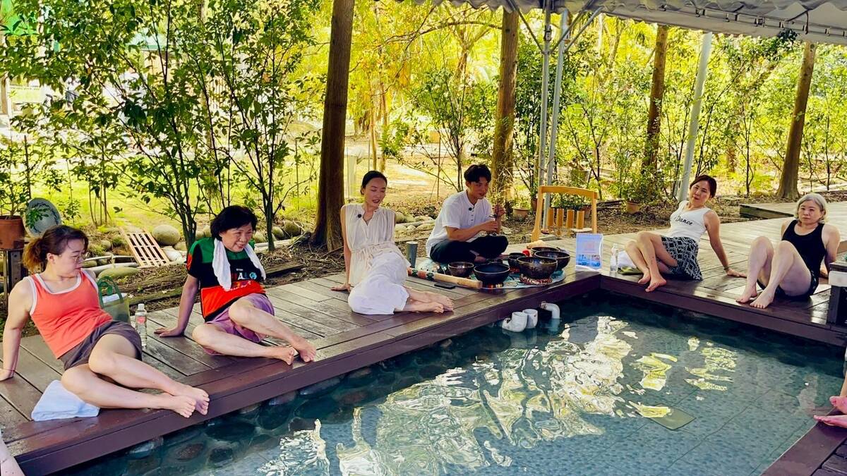 龜丹溫泉體驗池將在今年10月和11月再度舉行「湧泉頌音—溫泉X瑜珈X頌缽」體驗。 圖：台南市政府／提供