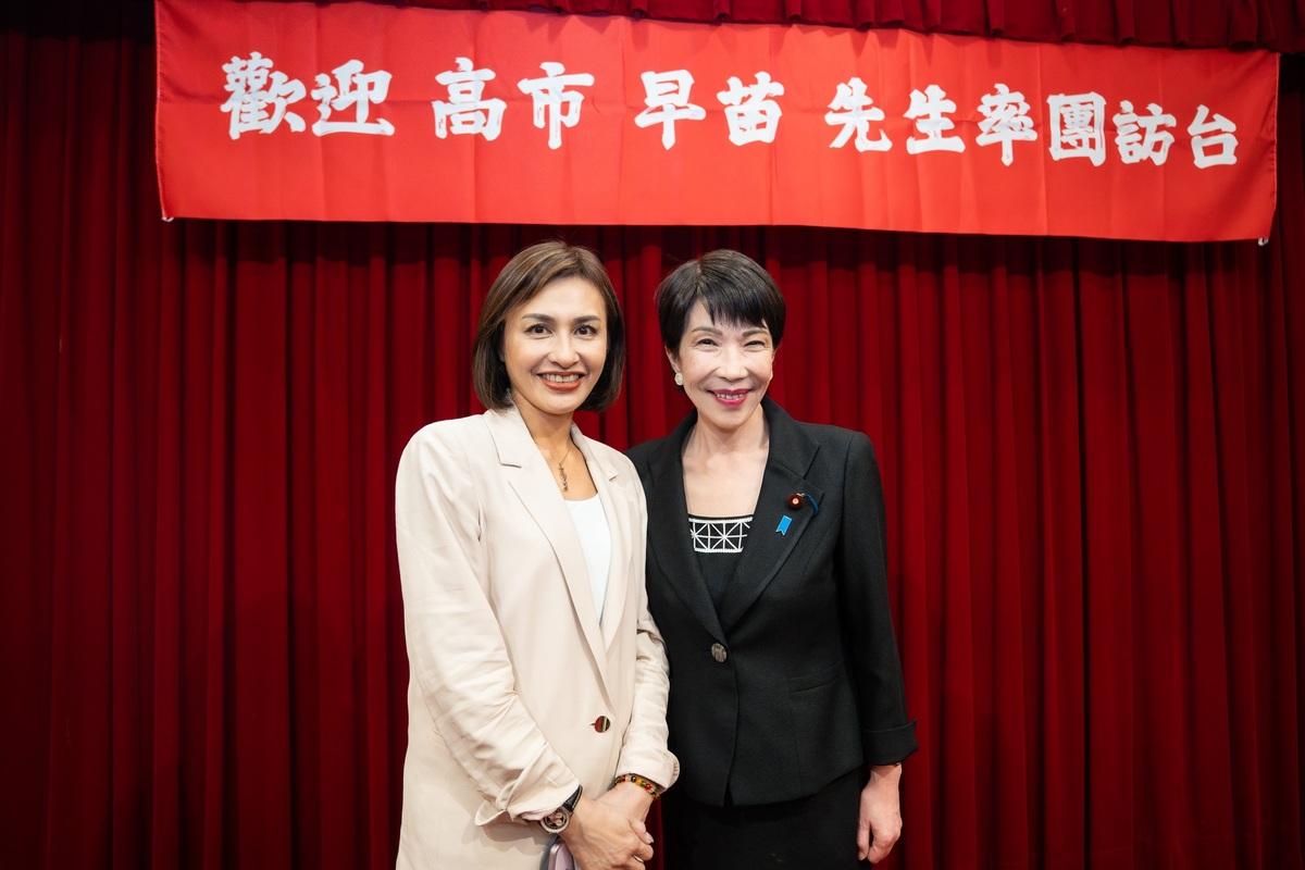 今年四月高市早苗(右)率團訪台，曾與邱議瑩(左)就台日關係、區域安全及經貿合作等議題深入交流。 圖：邱議瑩辦公室/提供