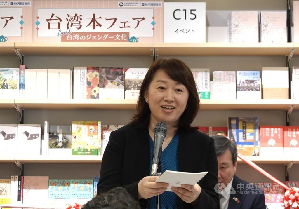 台日合作的「台灣月書展」今年邁入第4年，邀請SNET台灣編纂「台灣書旅-性別中的文化台灣」小冊。SNET台灣代表理事赤松美和子（圖）表示，盼藉由小冊從多元角度呈現台灣的性別文化現況，並透過書展，促進台日在性別文化議題上的理解與交流。 圖：中央社提供