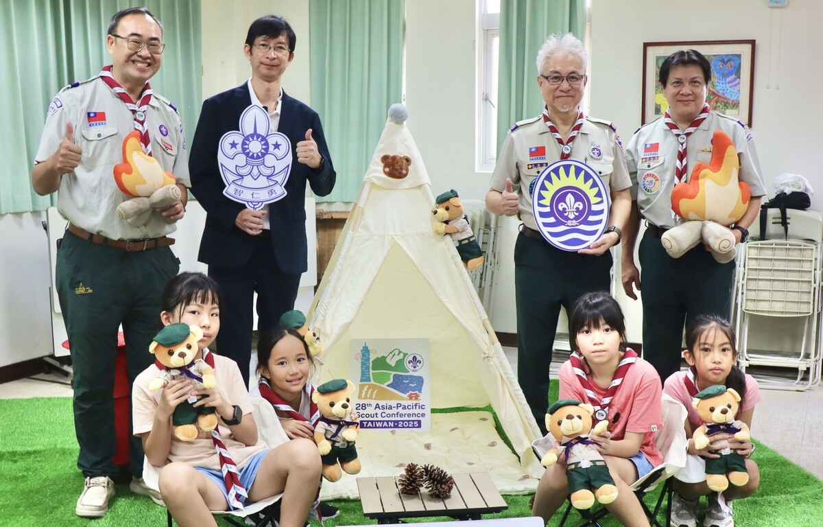 會場設有各國童軍文物展等攤位。 圖：高雄市教育局/提供