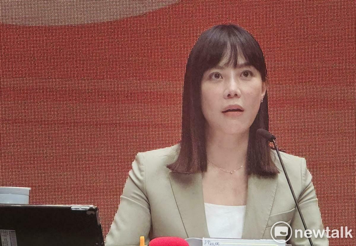 行政院發言人李慧芝今（9日）表示，「政治跟監非常不應該，也不能夠假民主之名行牟利之實」，相關案件已由司法單位調查，如涉不法，涉案人員確實要面對司法的制裁。 圖：謝莉慧/攝
