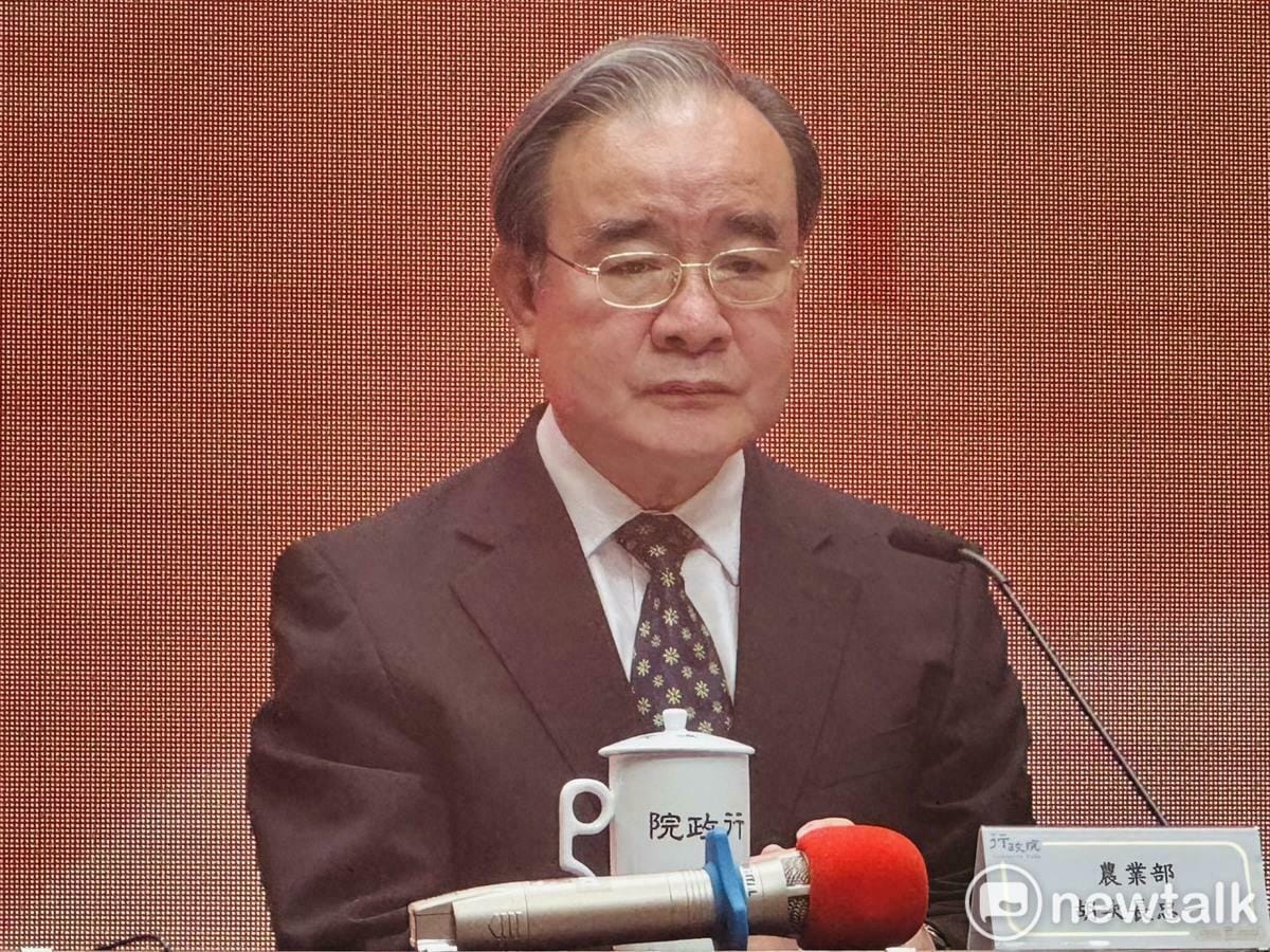 農業部次長胡忠一表示，若集水區降雨超過200毫米，農業部便會發布「紅色警戒」，或水位上升0.5公尺也會啟動警報，達1公尺則除了通報外，也會要求下游居民必須強制撤離。 圖：謝莉慧/攝