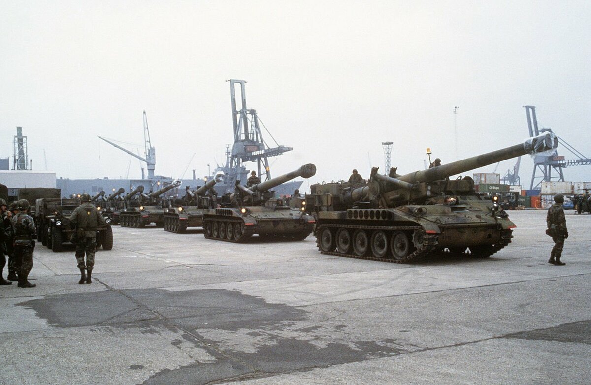 希臘還計畫提供 60 輛 M110A2 203 毫米自走砲與 15 萬發砲彈，其中包括 4 萬發增程彈與 6 萬發集束彈，顯示雅典在歐盟軍援行動中扮演越來越積極的角色。 圖:翻攝自X帳號@Military_idv_tw