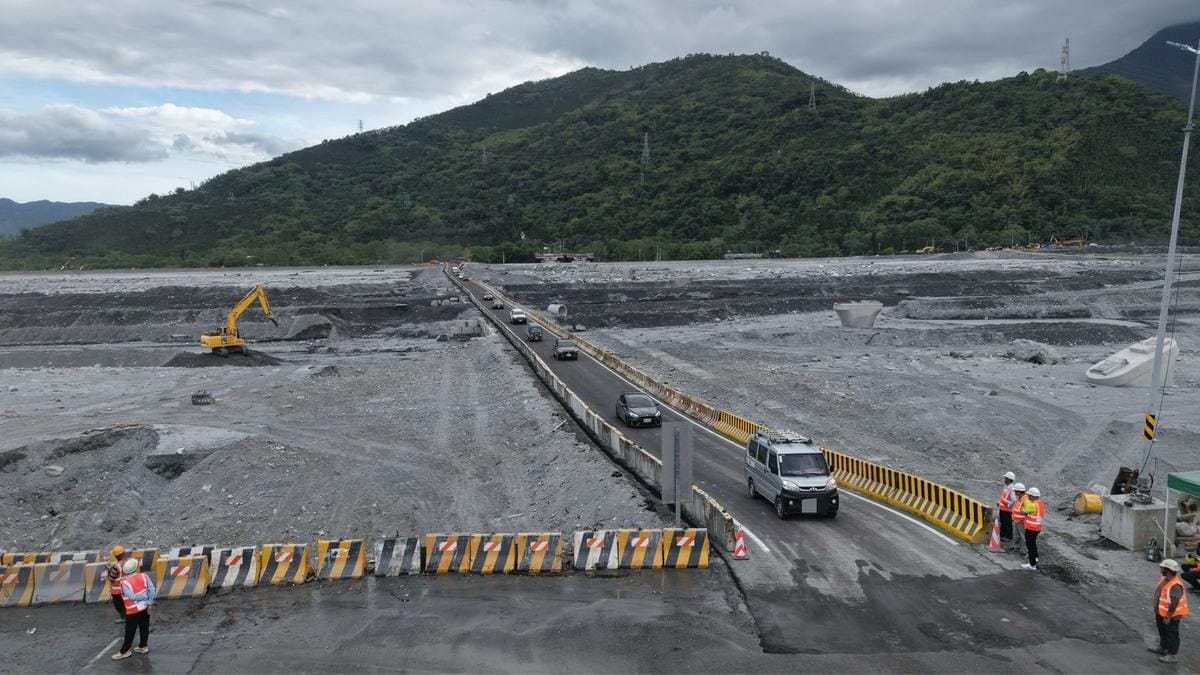 馬太鞍溪涵管便道提前5天在今天下午3時通車。 圖：公路局／提供