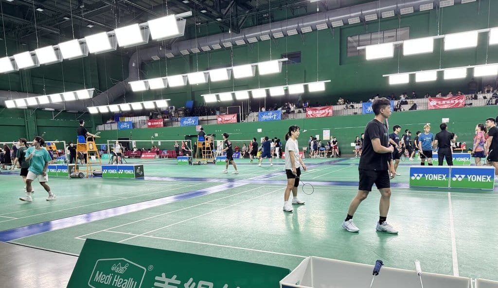 2025生麗「羽你同行」國小暨親子分齡賽11日在台中朝馬運動中心登場，現場逾2000人感受羽球樂趣。（生麗國際提供）中央社記者黎建忠傳真　114年10月11日
